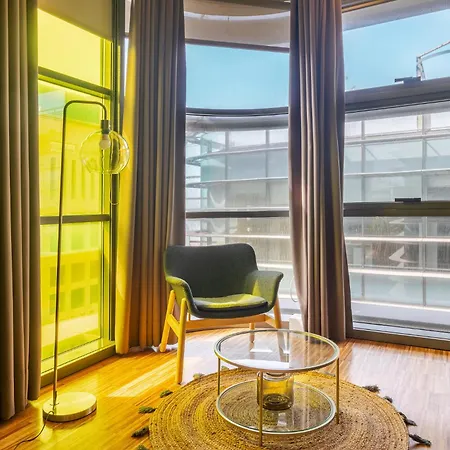 Deluxe W/ Garage Appartement *
