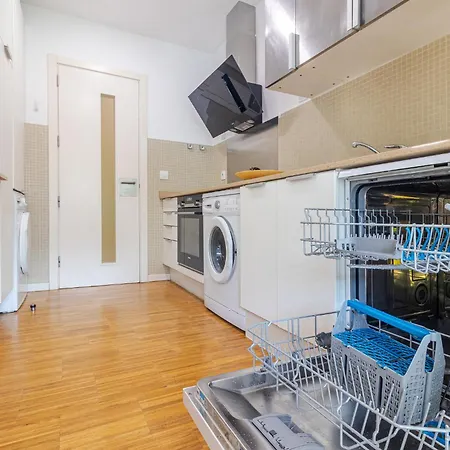 Deluxe W/ Garage Appartement *